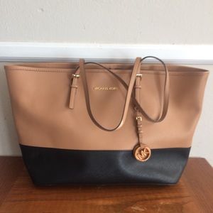 Michael Kors Jet Set Travel Tote